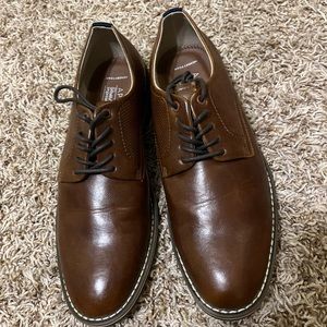 Like New Mens Dress shoe size 8